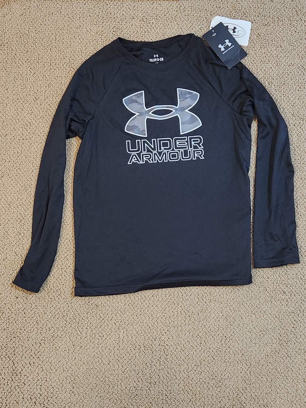 Brand New With Tags Boys Under Armour Black Long-Sleeve Shirt Youth Small